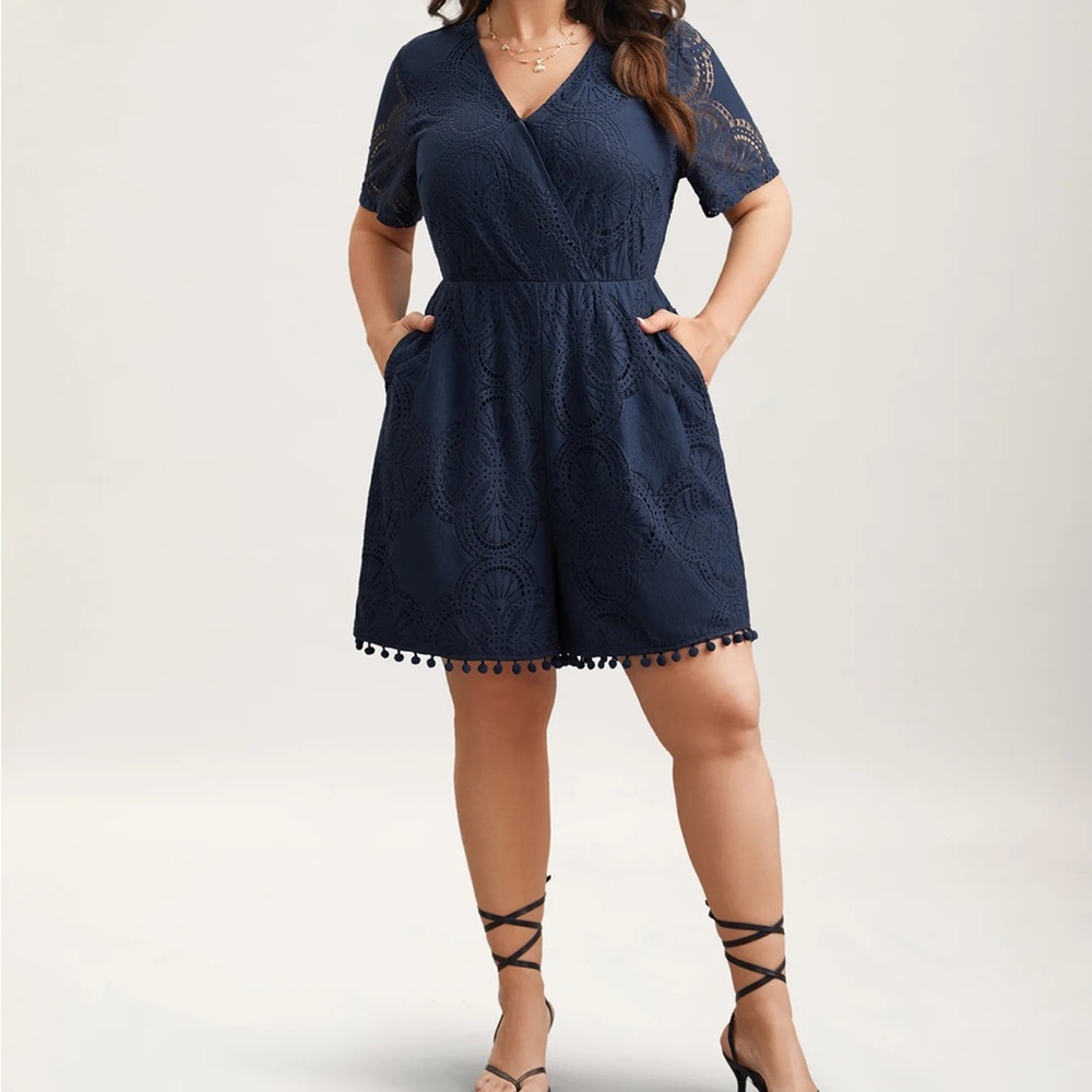 BloomChic Navy Blue Romper Lace Detail with Pockets Size 14 NWT - Picture 2 of 7